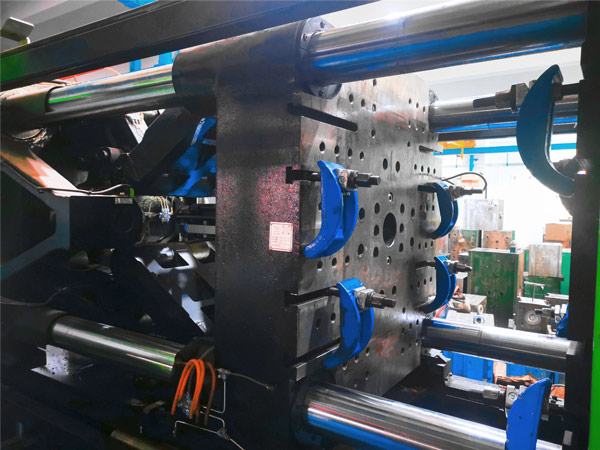 injection-molding-part-size-01