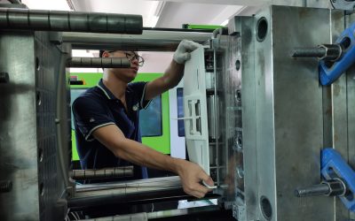 Advantages and disadvantages of plastic injection molding