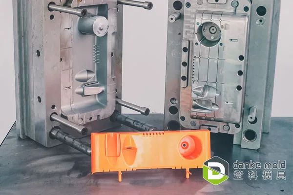 Compression Molding: Achieving Precision with Thermoset Materials