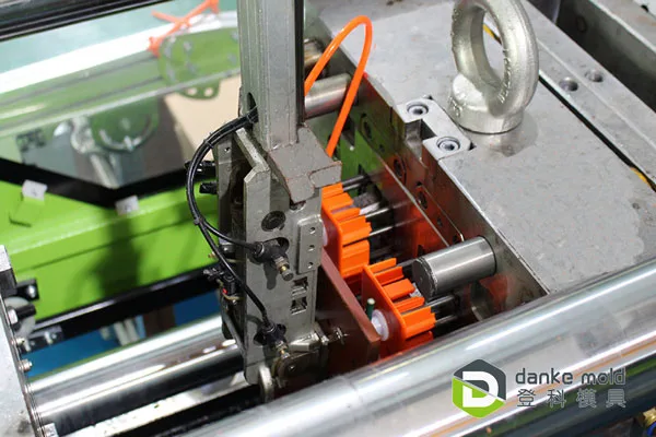 Plastic injection molding parts
