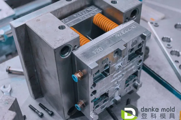 Compression Molding: From Thermosets to Heavy-Duty Applications
