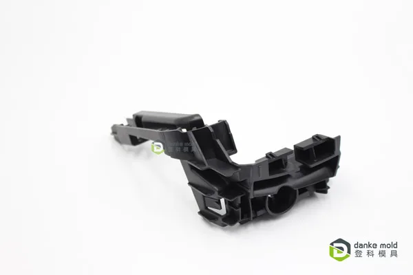 Plastic Injection Molding for Disposable Lab Equipment: Ensuring Sterility at Scale with Precision Manufacturing