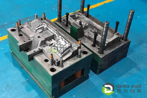 Understanding 2-shot injection molding: advantages, processes, and key comparisons with overmolding