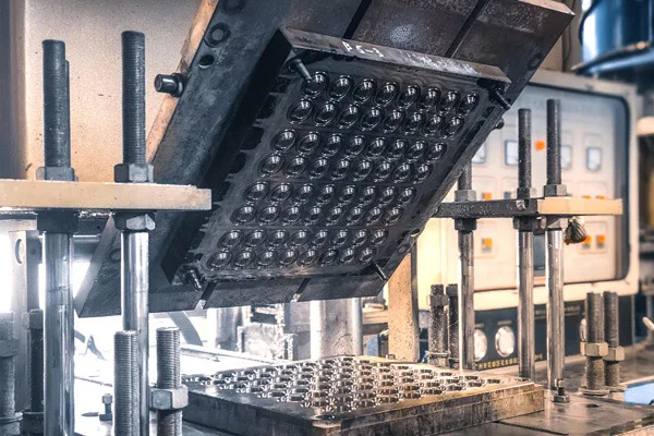 Compression Molding: Strategies for Process Efficiency and Quality